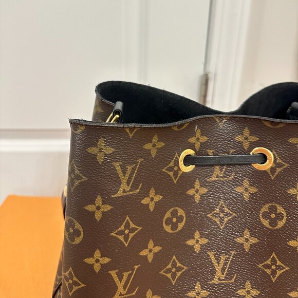 LOUIS VUITTON NeoNoe MM in Black - Picture 7 of 16
